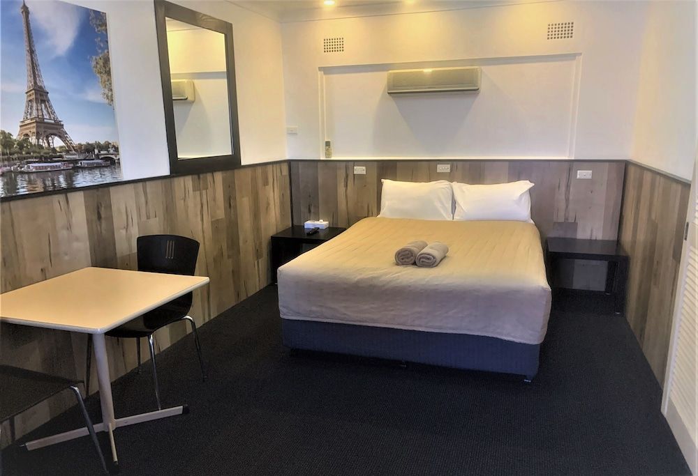 Countryman Motor Inn Economy Twin Room, 1 Bedroom 8