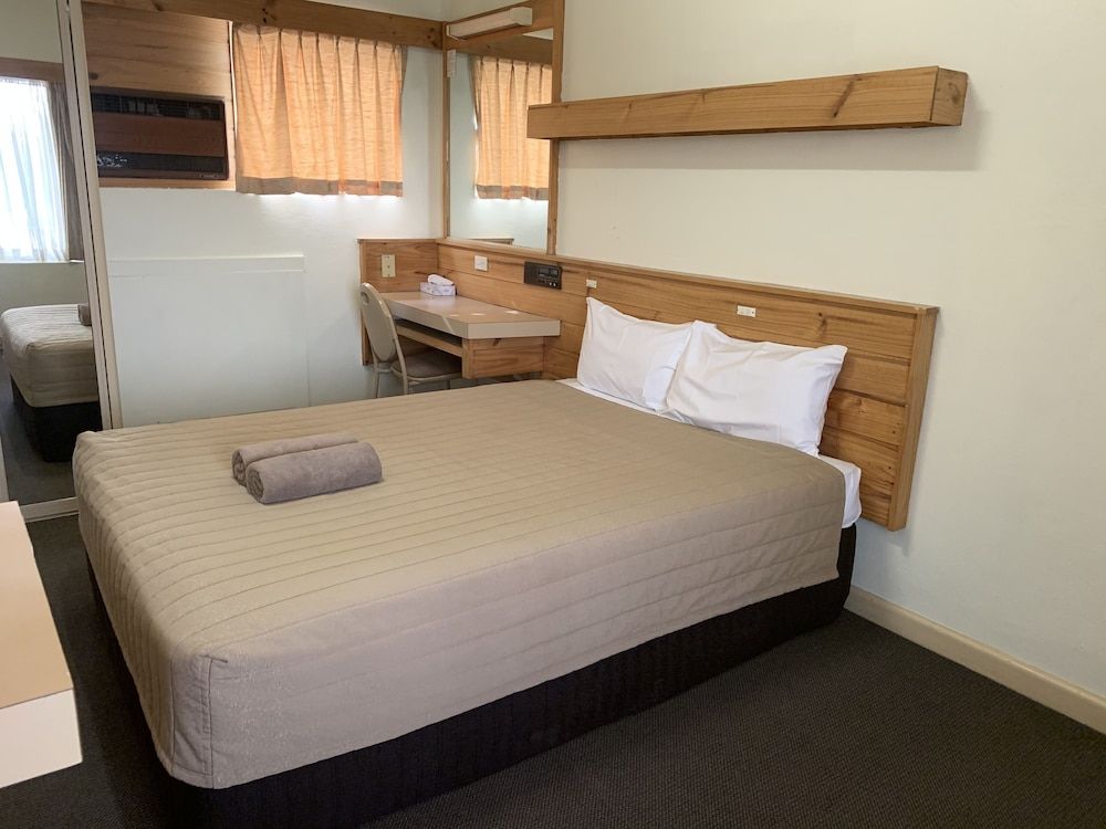 Countryman Motor Inn Economy Double Room, 1 Double Bed