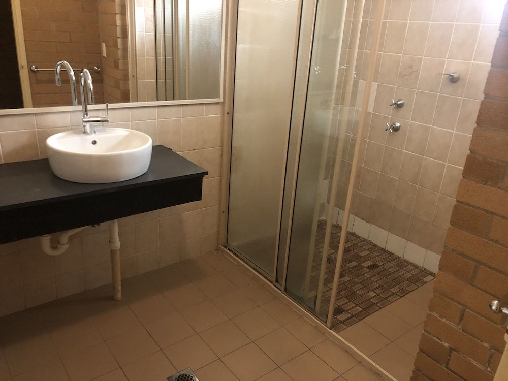 Countryman Motor Inn Economy Twin Room, 1 Bedroom 11