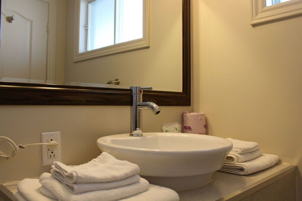 Le Marigot Standard Room, 2 Queen Beds 3