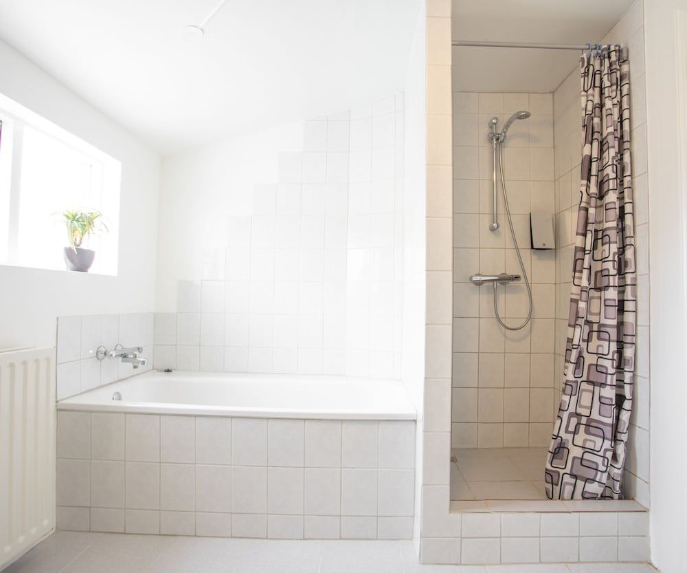 Old Airline Guesthouse Double or Twin Room, Shared Bathroom, Ocean View 4