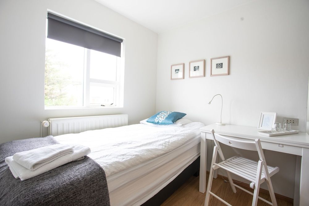 Old Airline Guesthouse Economy Twin Room, Shared Bathroom 2