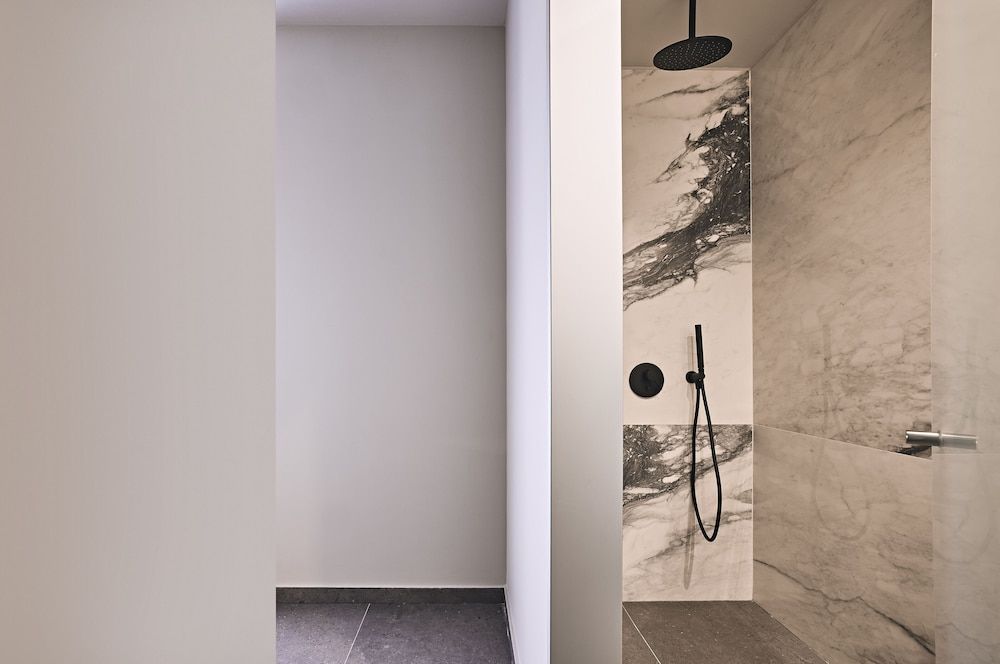 Cama Luxury Suites Glyfada Deluxe Double Room 13