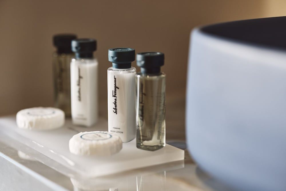 Cama Luxury Suites Glyfada Deluxe Double Room, Partial Sea View 9