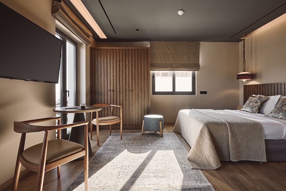 Cama Luxury Suites Glyfada Deluxe Double Room, Partial Sea View 14