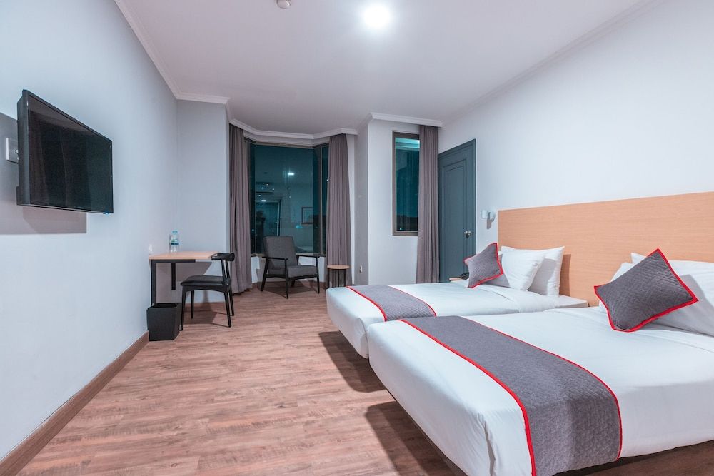 undefined Super OYO Townhouse 2 Hotel Gunung Sahari