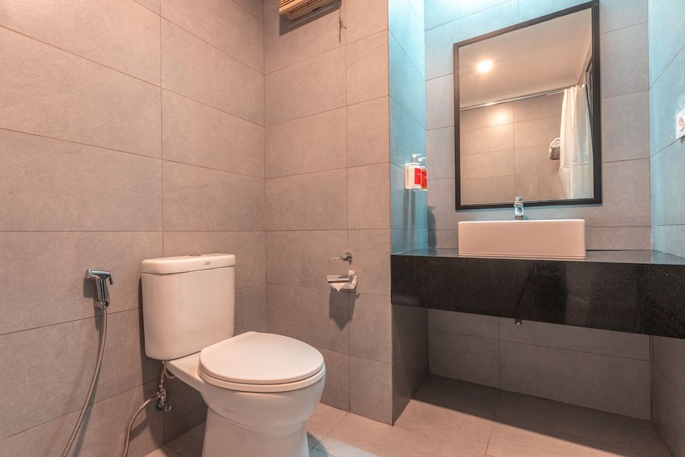 Super OYO Townhouse 2 Hotel Gunung Sahari Deluxe Double Room 9