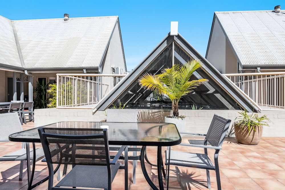 Byron Central Apartments Deluxe Spa Loft 3