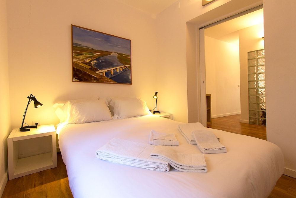 undefined Typical Tailor Made Flat in Central Graça 3