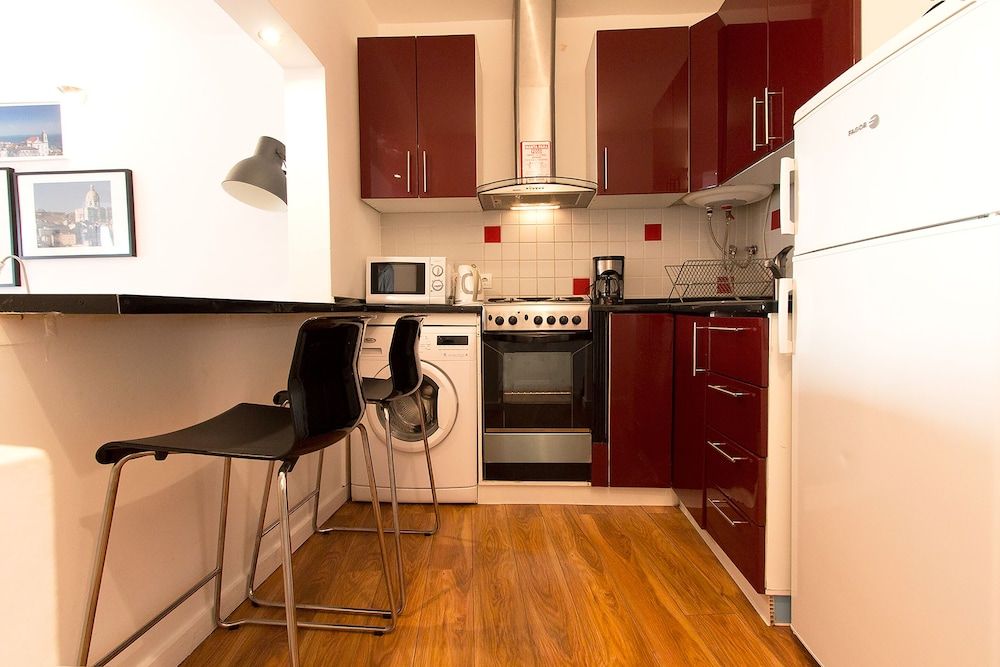 undefined Typical Tailor Made Flat in Central Graça 6