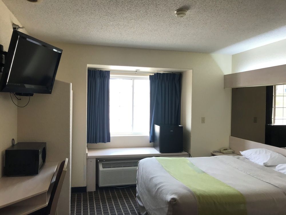 Chadron Inn & Suites Basic Single Room