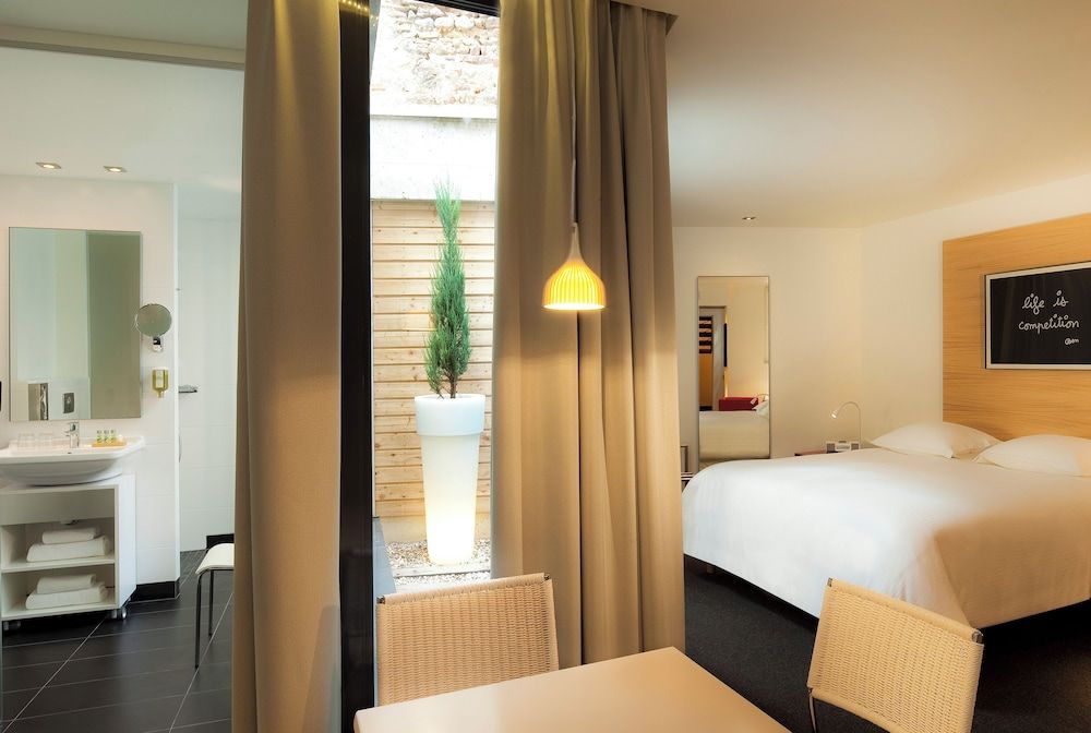 Le Pavillon 7 Suite, 1 Queen Bed with Sofa bed 4