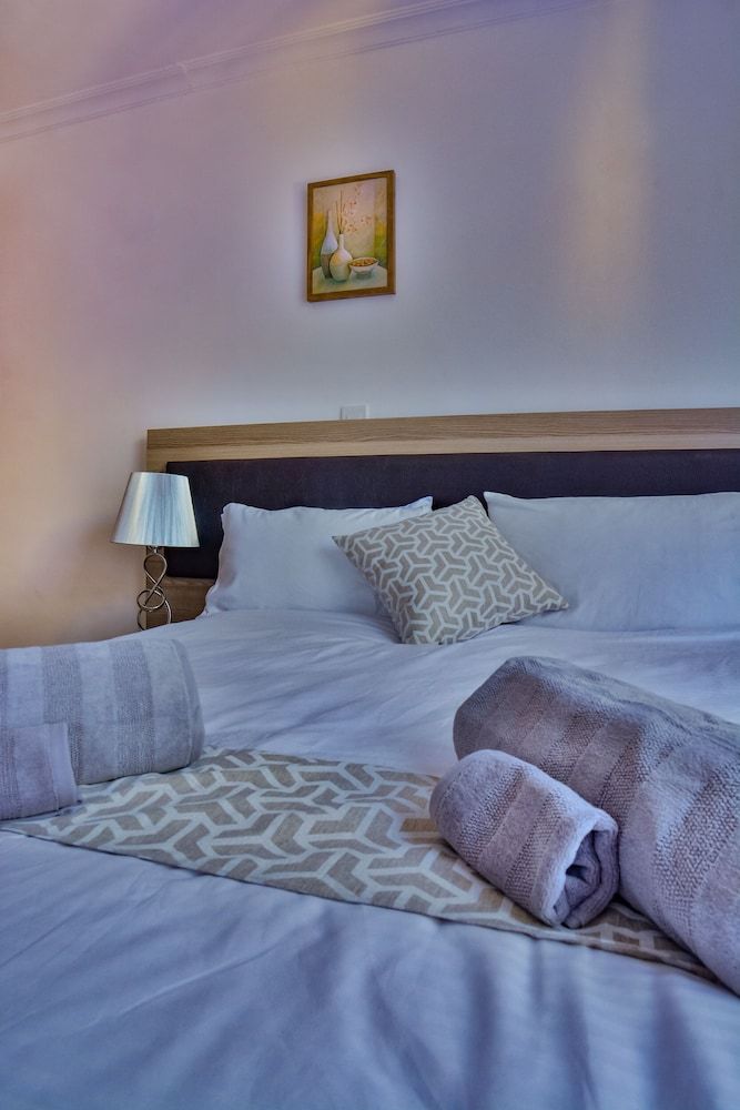 Edmor Residences - Riverside Deluxe Double Room, 1 Double Bed, Non Smoking, Courtyard View 13