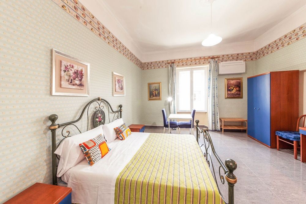 undefined B&B Smart 4