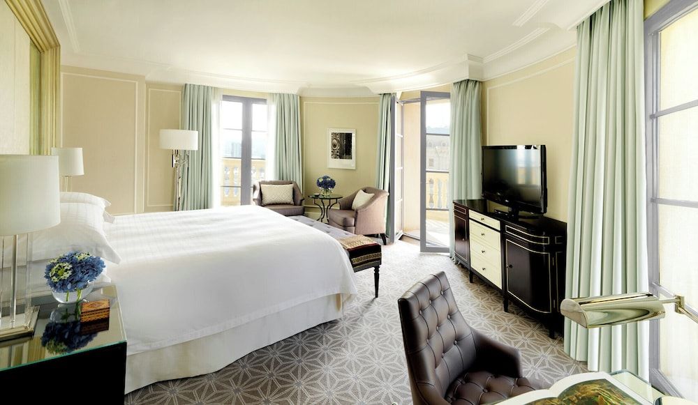 Premier Room, 1 King Bed, Park View