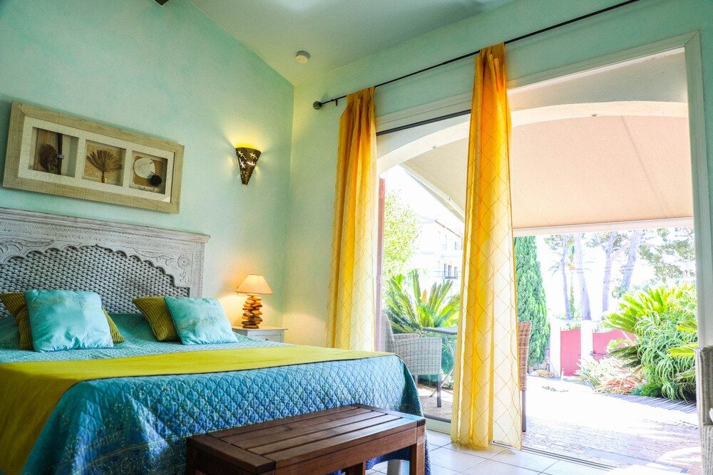 Val D'azur Chambres D'hôtes de Charme Double Room, 1 Double Bed (Lagon) 4