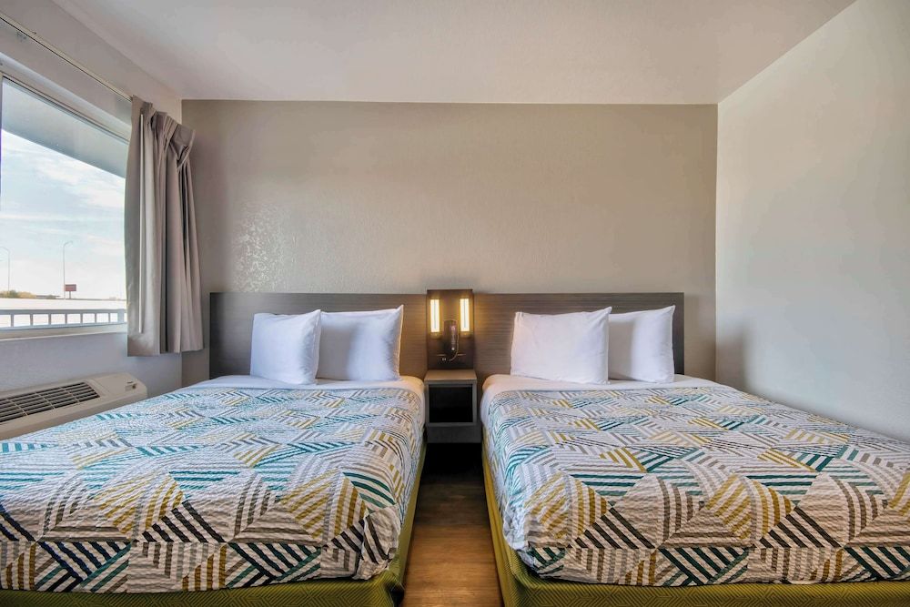 Deluxe Room, 2 Queen Beds, Non Smoking, Kitchenette
