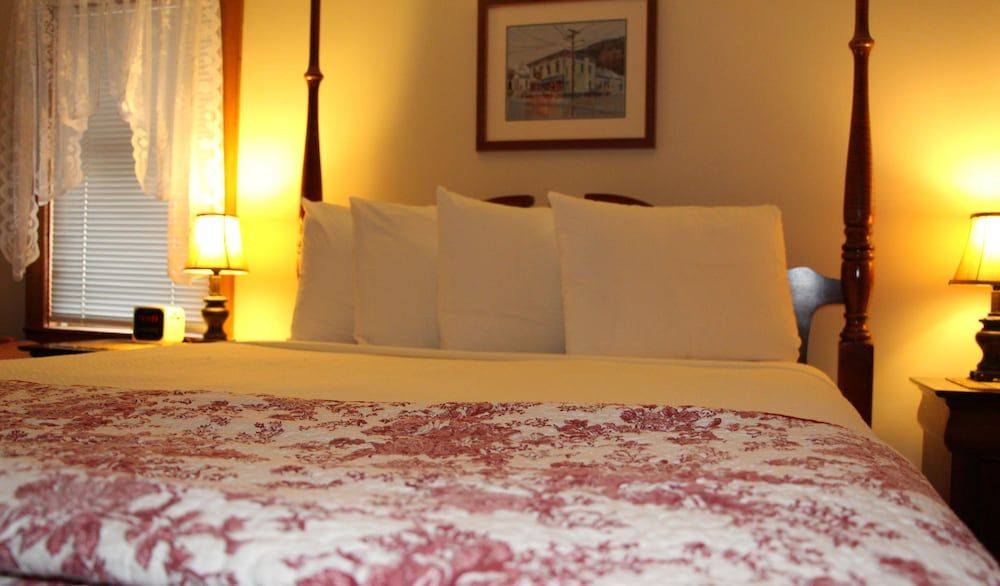 The Vermont Inn Pico Mountain View, 1 Queen Bed 3