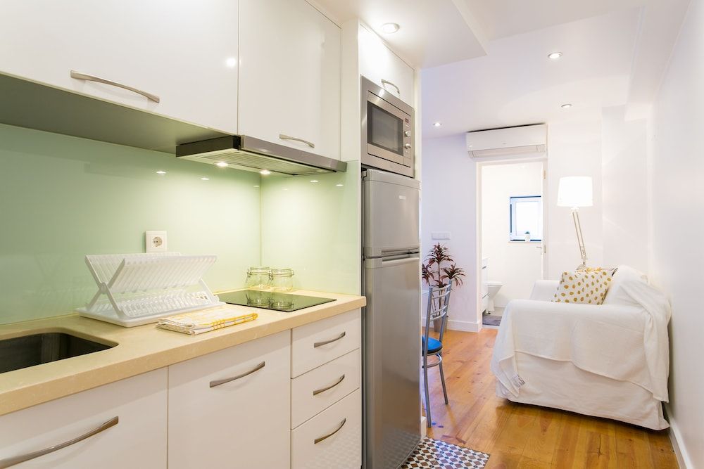 undefined JOIVY Cosy 1-bed flat w/balcony in Alfama, moments from the Port 10
