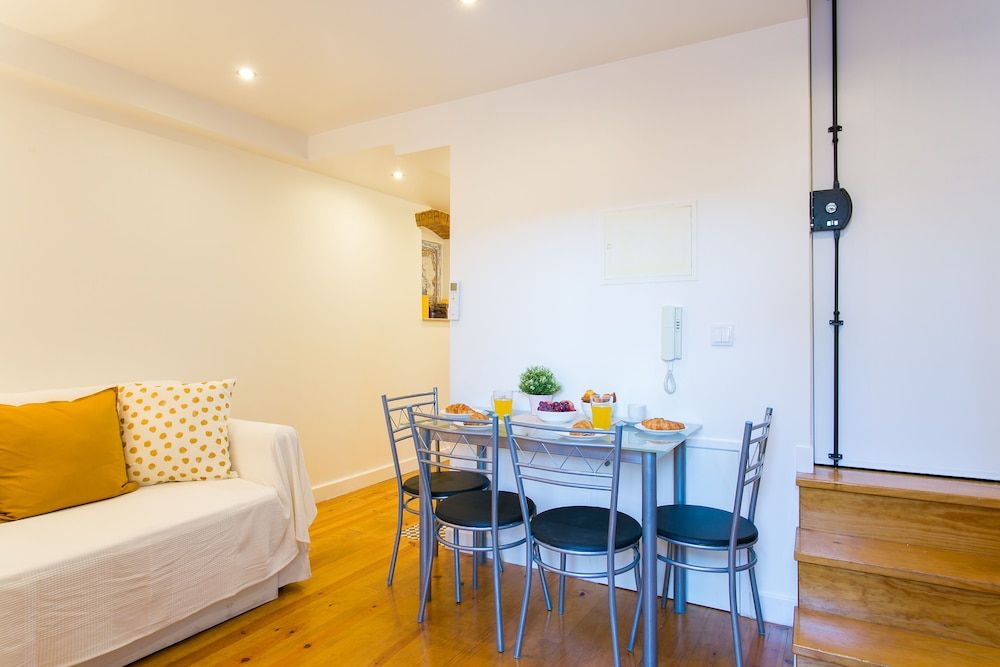 undefined JOIVY Cosy 1-bed flat w/balcony in Alfama, moments from the Port 8