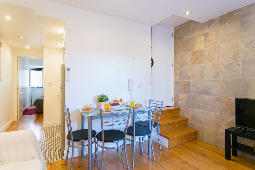 undefined JOIVY Cosy 1-bed flat w/balcony in Alfama, moments from the Port 9