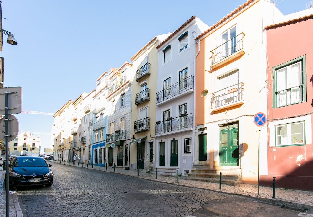 JOIVY Cosy 1-bed flat w/balcony in Alfama, moments from the Port Apartment, 1 Bedroom, Balcony, City View 15