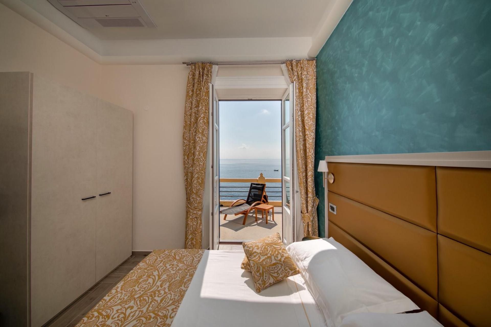 Deluxe Double or Twin Room with Balcony and Sea View