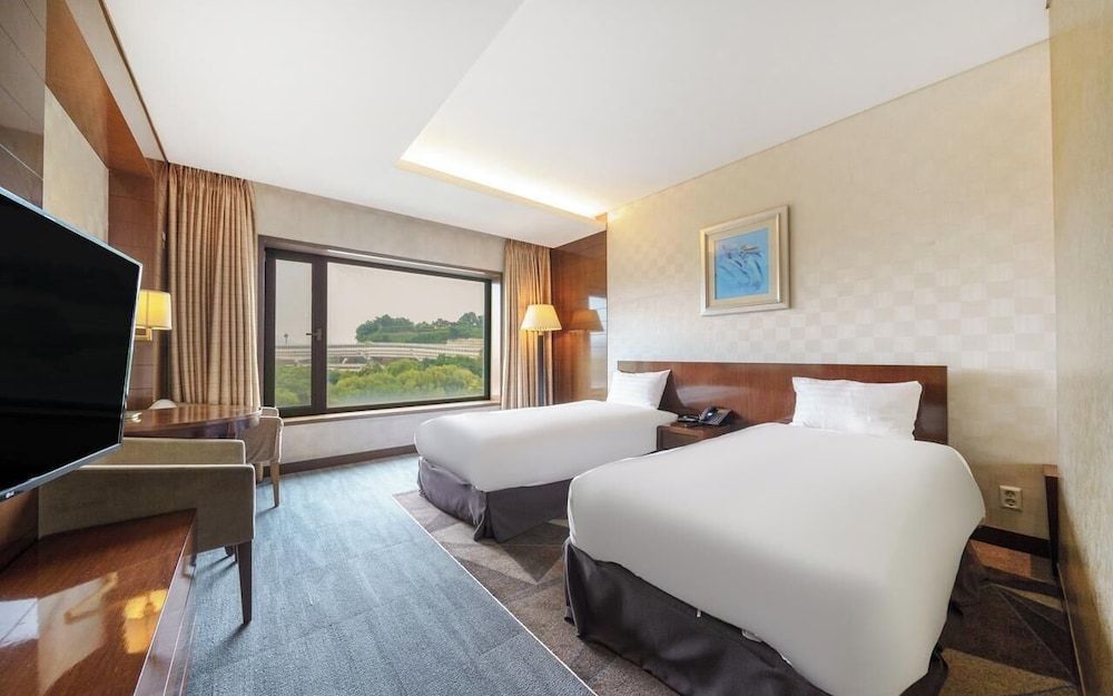 undefined Niagara Hotel 2