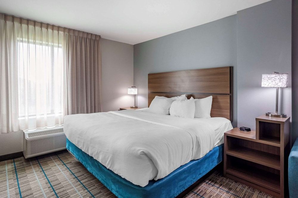 MainStay Suites Bowling Green North Suite, 1 King Bed, Accessible, Non Smoking (Efficiency)