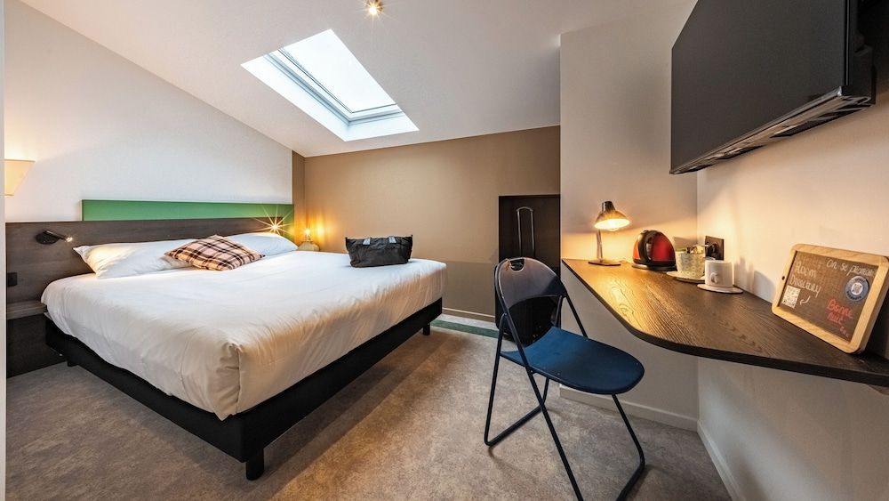 greet Hotel Massieux Lyon Nord Room, 1 Double Bed (Little Pop)
