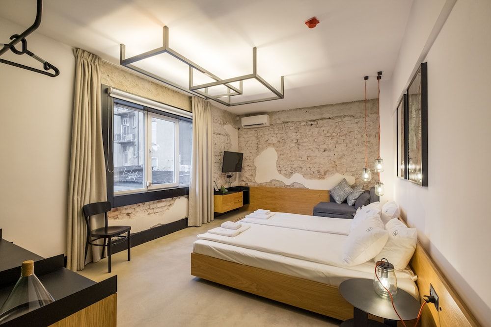 R34 Boutique Hotel Deluxe Studio 7