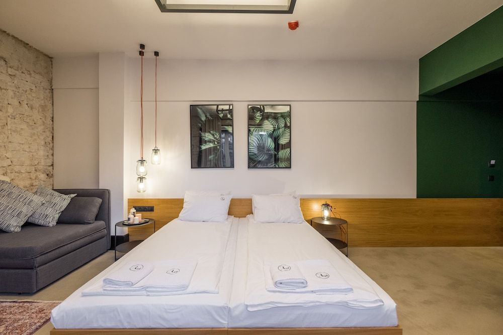 R34 Boutique Hotel Deluxe Studio 6