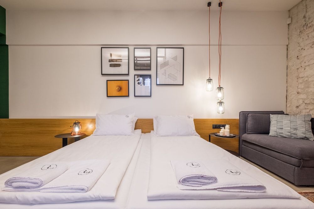 R34 Boutique Hotel Deluxe Studio 2