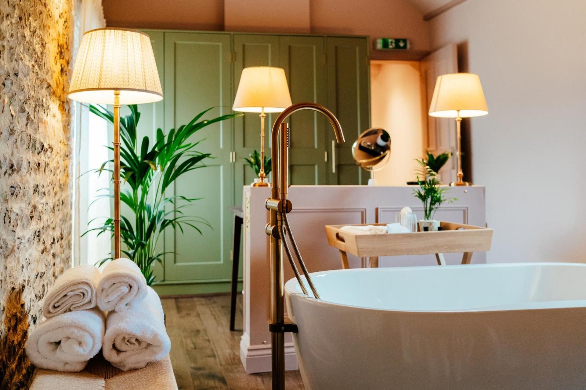 Hayloft Suite (Pets Welcome)