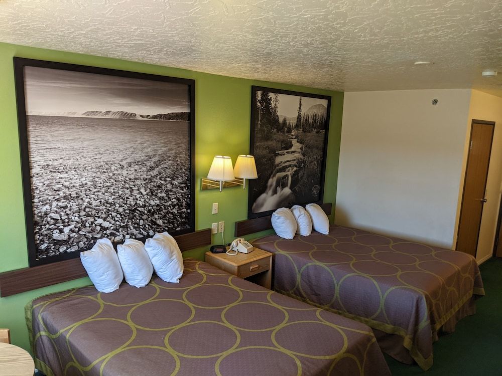 Horizon Hotel Standard Double Room, 2 Queen Beds 10