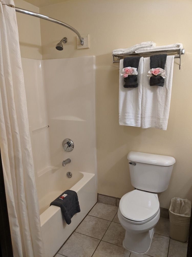 Horizon Hotel Standard Double Room, 2 Queen Beds 7