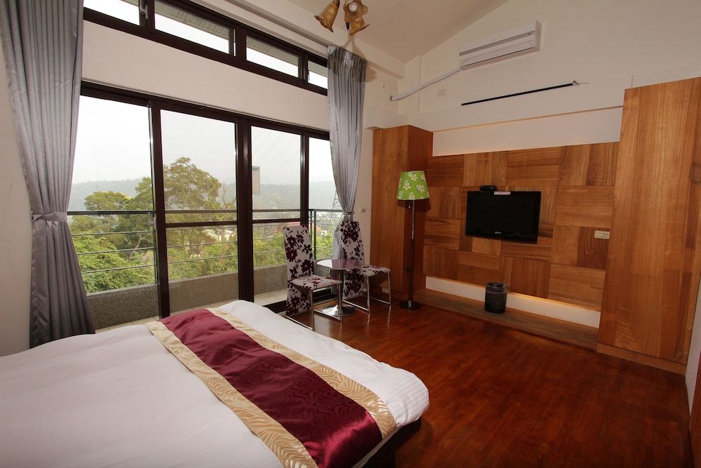 Sanyi Sakura Resort Double or Twin Room, City View 4