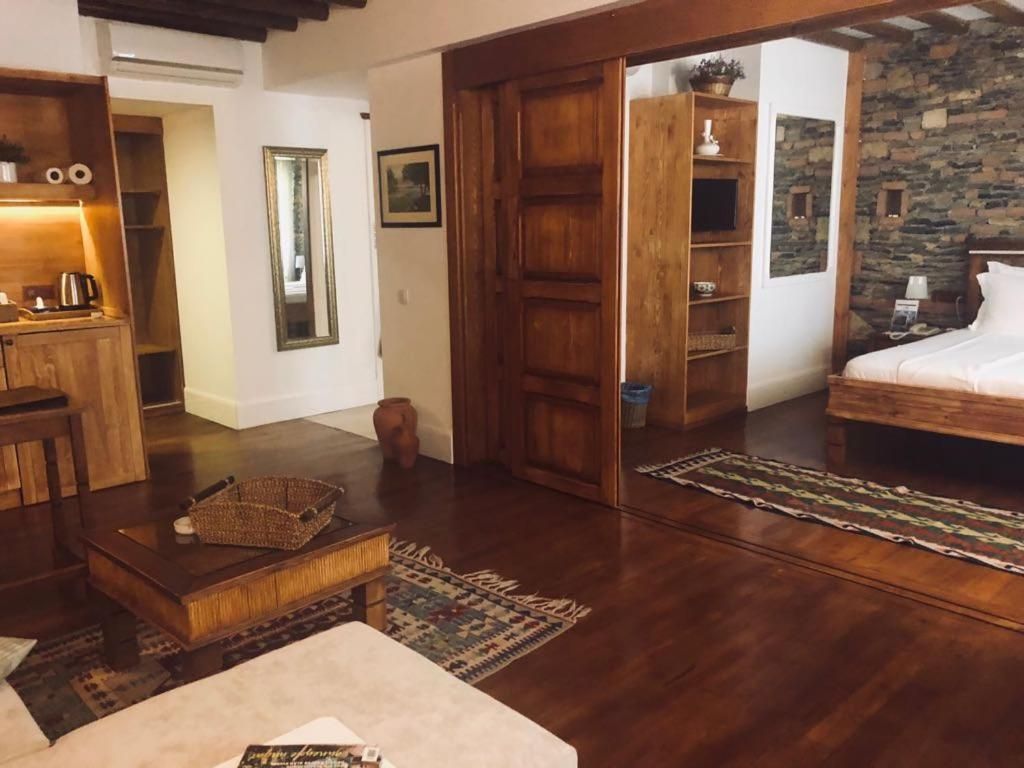 Deluxe Suite with French Balcony