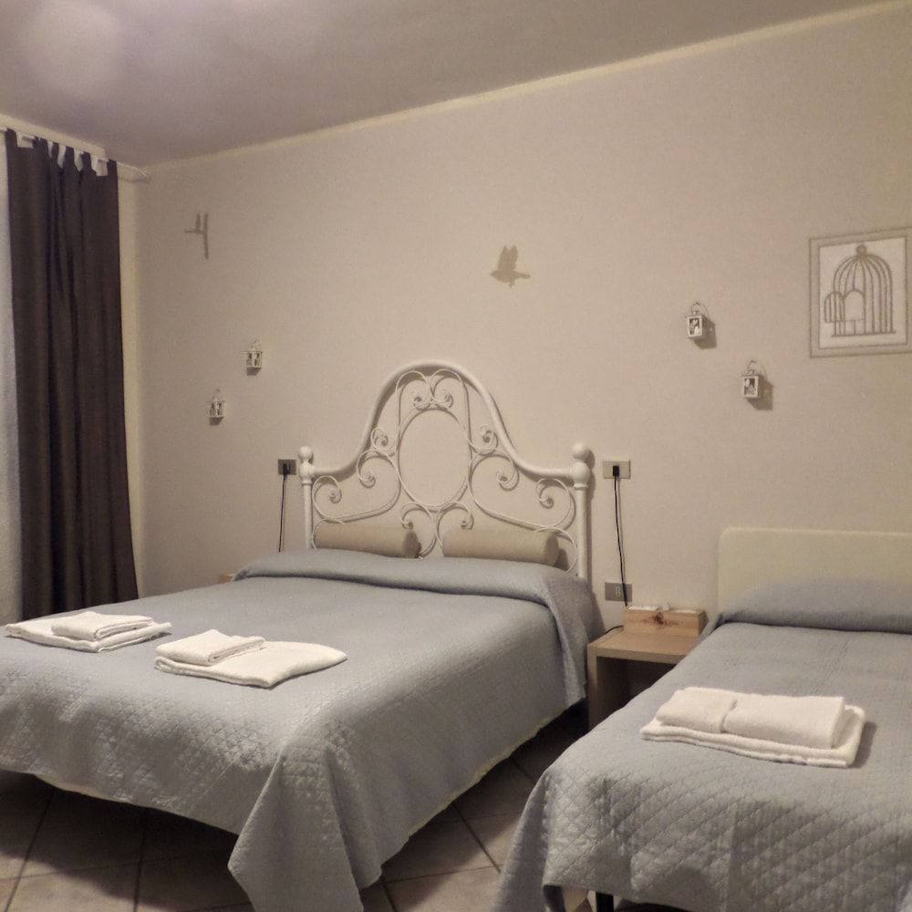 Villa Oasi Triple Room, Private Bathroom 2