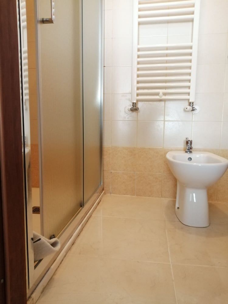 Villa Oasi Quadruple Room, Private Bathroom 3