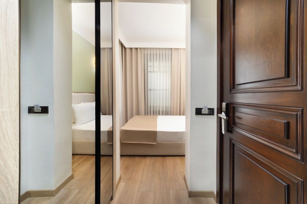 undefined Atik Palace Hotel 5