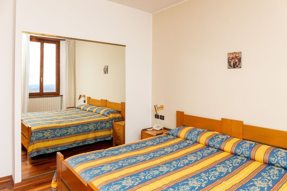 Albergo Sacro Monte Varese Elite Double or Twin Room, Lake View 4