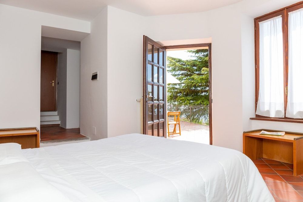 Albergo Sacro Monte Varese Standard Double Room, 1 Double Bed, Garden View, Garden Area 3