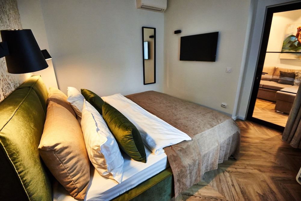 Metropole Apartments Royal Residence Deluxe Apartment 2