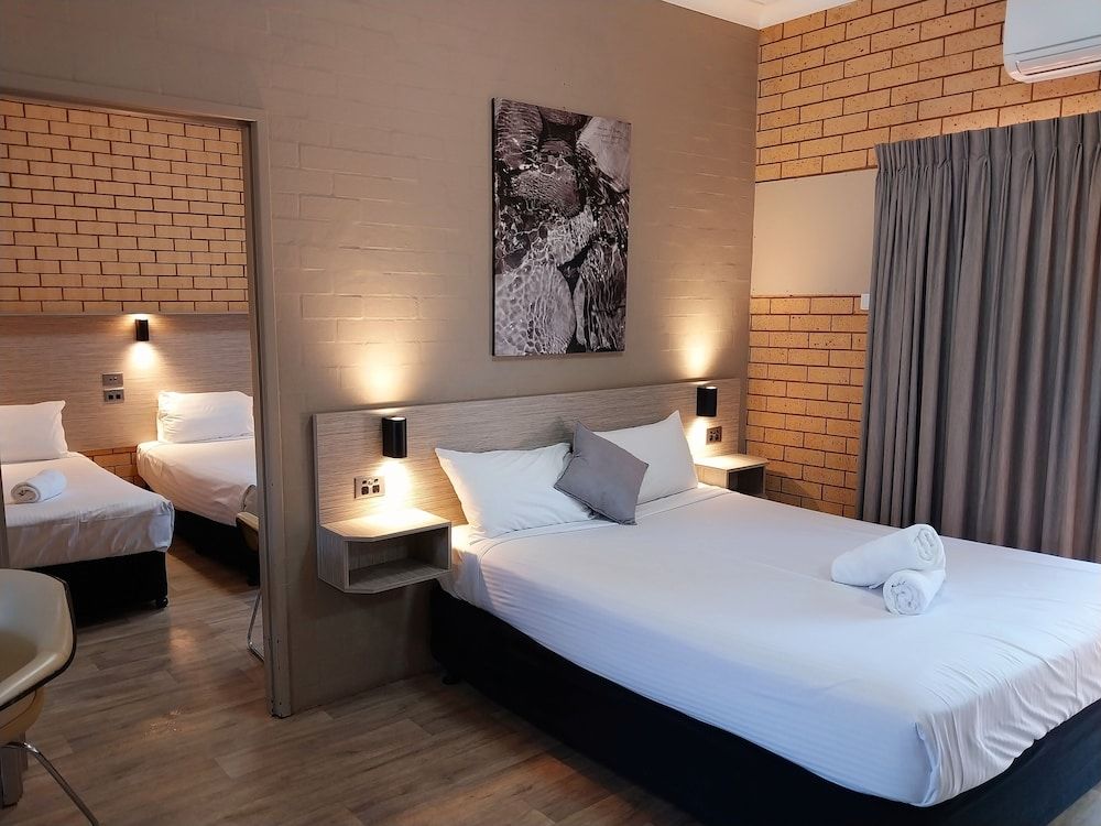 Tallarook Motor Inn 2 Room Queen and 3 Singles (Pet Friendly) 3