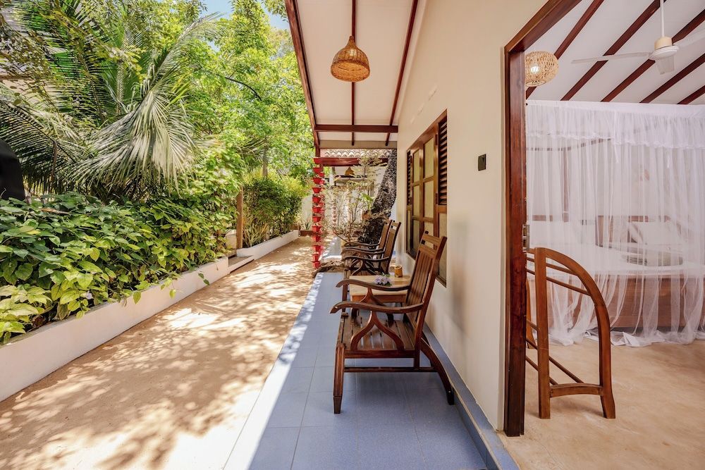 Central Beach Inn Deluxe Room 3