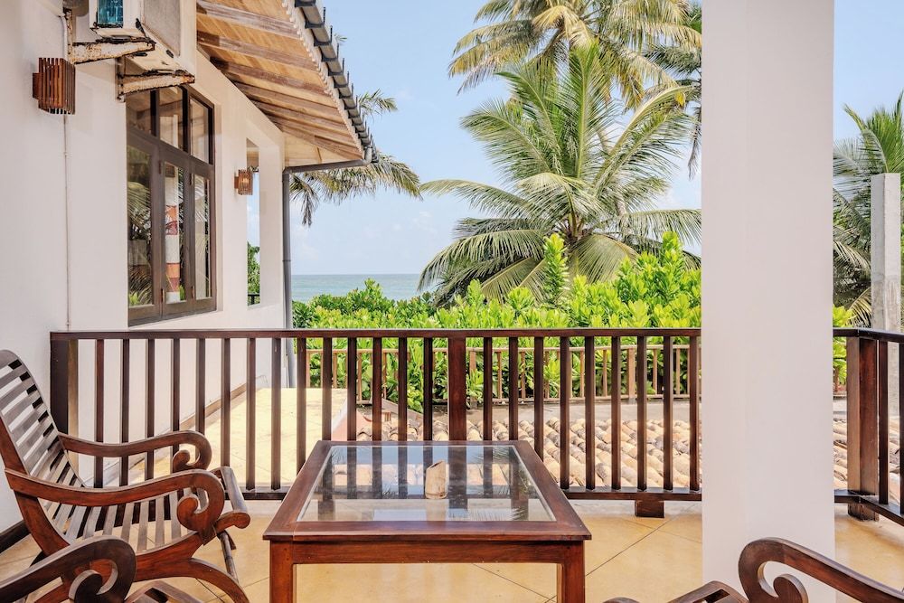 Central Beach Inn Luxury Room, Multiple Beds, Ocean View 9