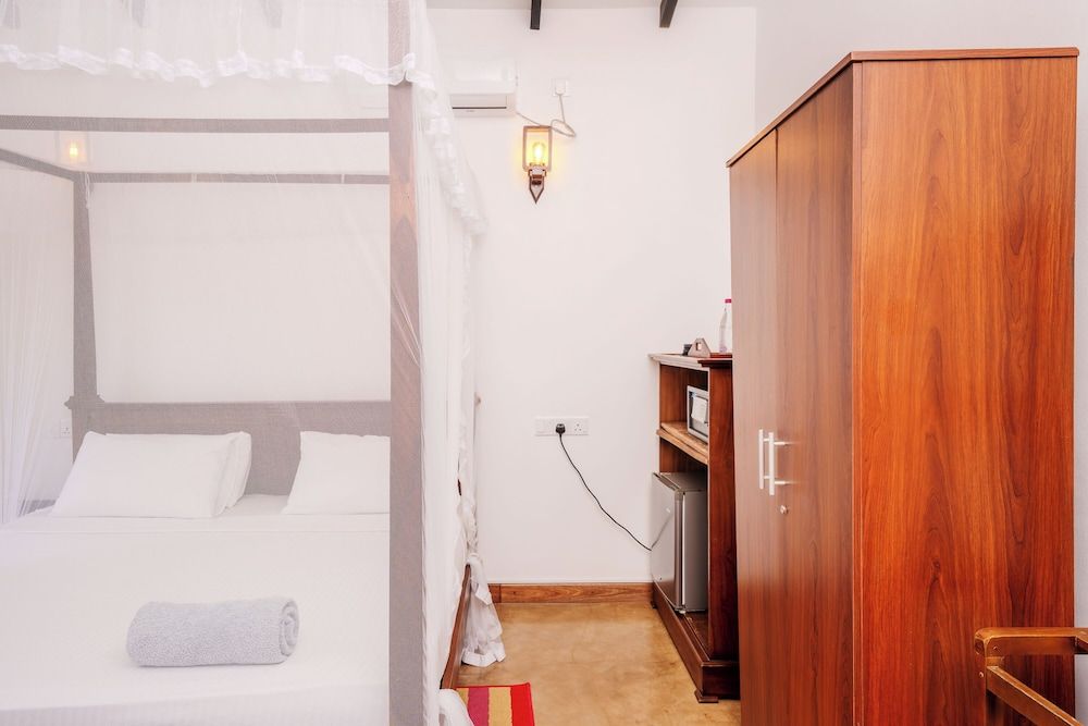 Central Beach Inn Deluxe Room, Balcony 5