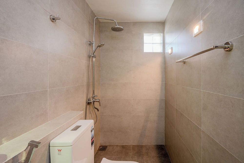 Central Beach Inn Deluxe Room, Balcony 7