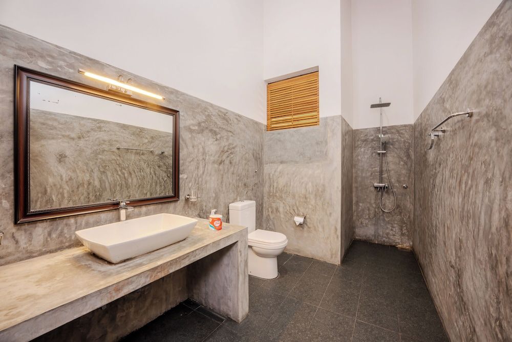 Central Beach Inn Luxury Room, Multiple Beds, Ocean View 12